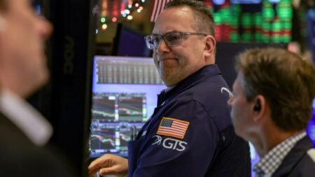 U.S. stocks show little reaction to Trump's extraordinary Venezuela action. Why investors see a bull case