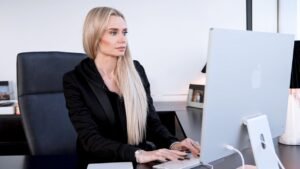 How to Use AI to Make Money, Save Time, and Be More Productive