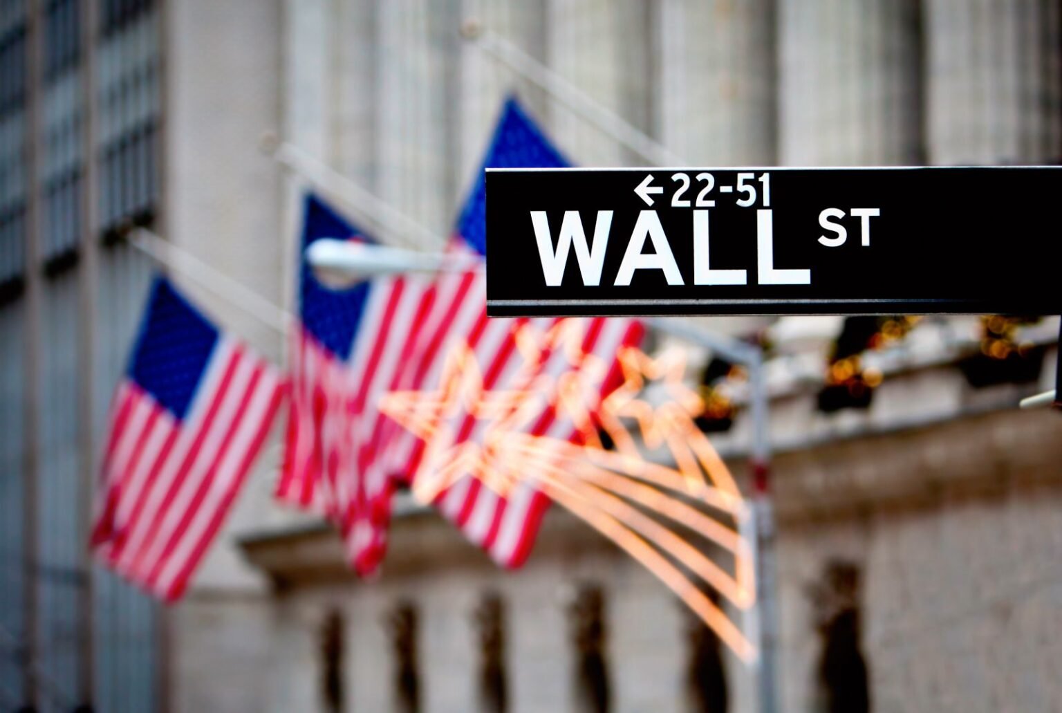 rewrite this title in other words: Stock Indexes Settle Higher as Geopolitical Risks Ease Stock Indexes Settle Higher as Geopolitical Risks Ease