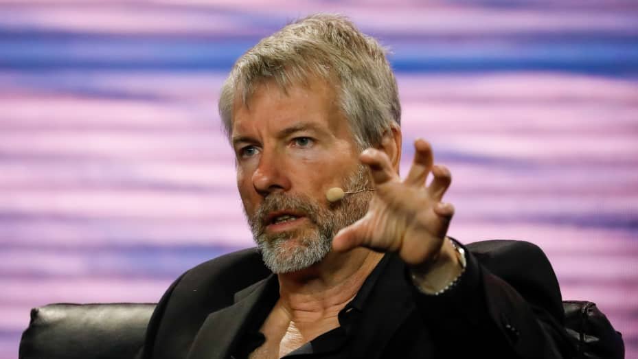 rewrite this title in other words: Buy or Sell? What Michael Saylor’s Cryptic New Tweet Means for Bitcoin Buy or Sell? What Michael Saylor's Cryptic New Tweet Means for Bitcoin