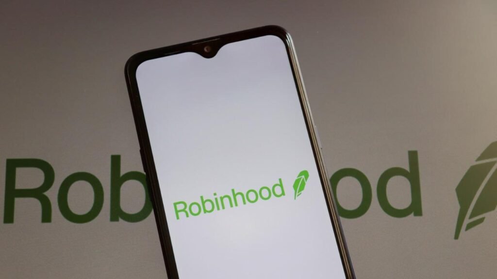 rewrite this title in other words: Robinhood Pulls in $1.31B Q2 Revenue as 44% Trading Surge Fuels Record Profit Robinhood Pulls in $1.31B Q2 Revenue as 44% Trading Surge Fuels Record Profit