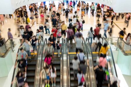 rewrite this title in other words: The Perfect TFSA Stock: A 6.1% Yield with Monthly Paycheques shoppers in an indoor mall