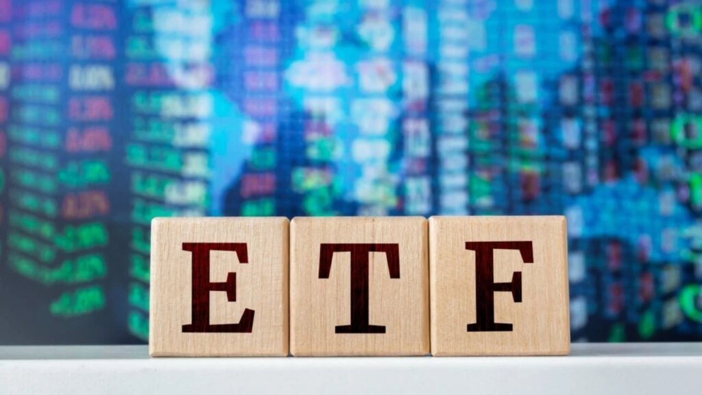 Bitcoin Remains Steady at $82K as Blackrock Drives ETF Recovery Bitcoin Price Holds $82K as Blackrock Leads ETF Rebound